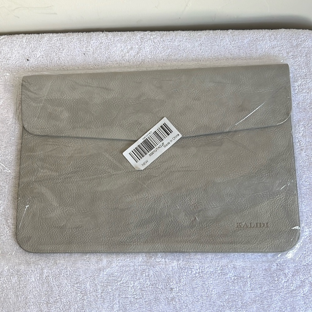 NIB Grey Faux Leather Envelope Style Laptop Travel Case